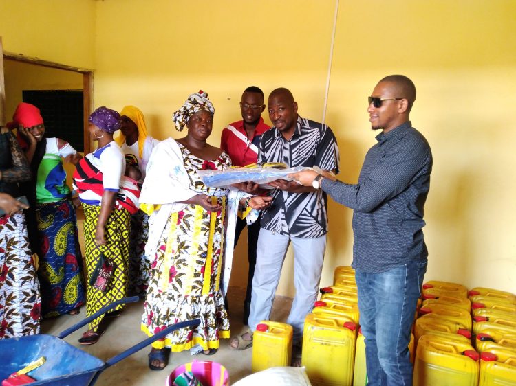 Brouillon autoExploitation artisanale: AMINES avec l’appui de la BM à travers EGPS oeuvre pour le renforcement du pouvoir économique des femmes dans l’EMAPE impactées par la COVID19