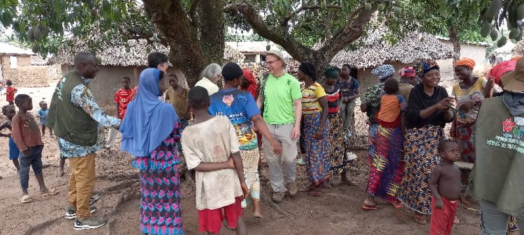 Reboisement participatif à Linko : une mission d’évaluation des impacts du projet par Earthshot Lab et ARBORISE